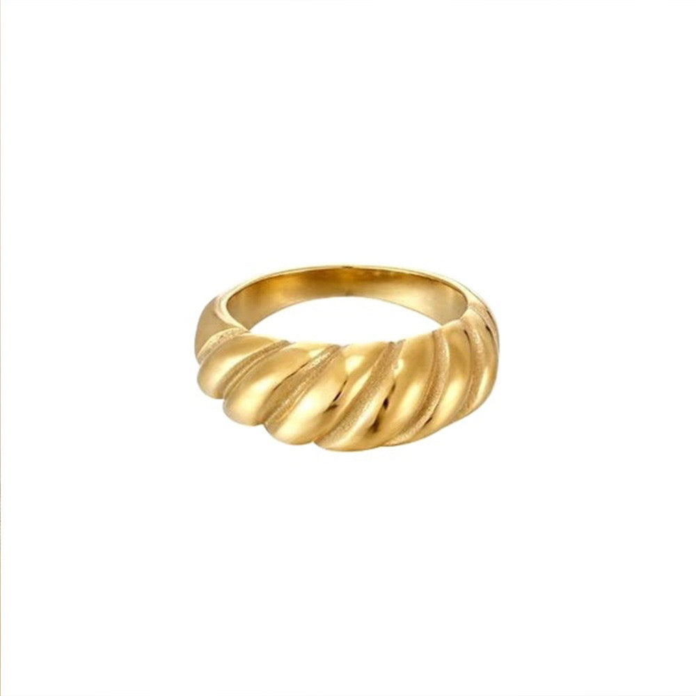 Croissant ring