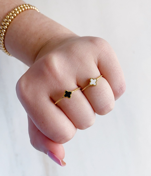 Clover Ring
